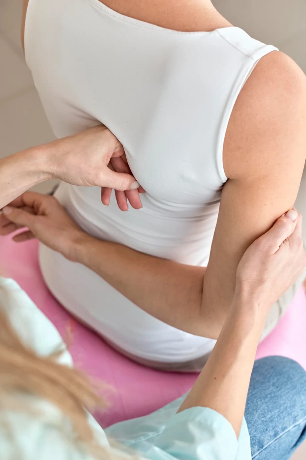 Immagine illustrativa di un trattamento di fisioterapia manuale